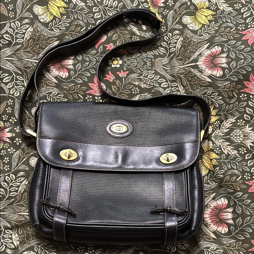 Gucci black messenger bag